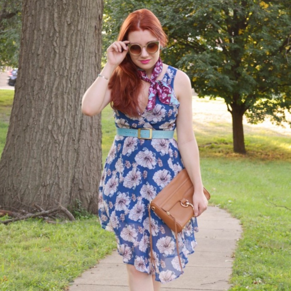 ASTR the Label Floral Dress Wrap Silky Chiffon Romantic Cottage V Neck Flowy
